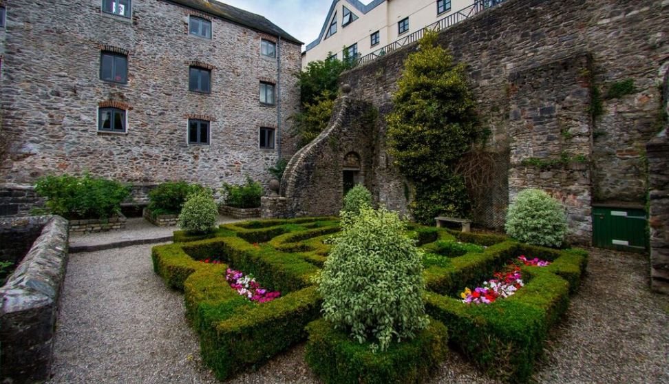 Elizabethan Garden